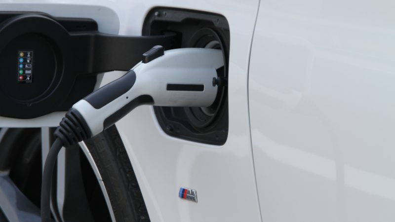 企業がEV(電気自動車)を導入する5つのメリットとは？